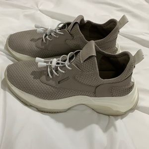 Steve Madden designer athletic shoes  Color: Toupe  Size: 8.5 women’s